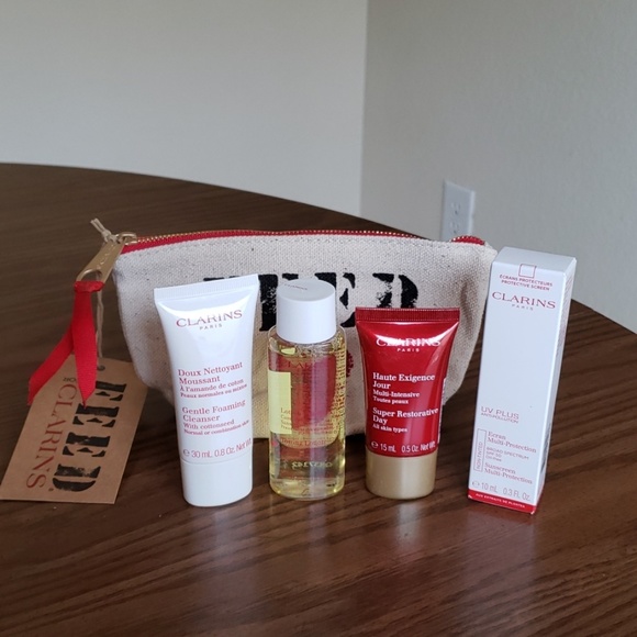 Clarins Other - Clarins Gift